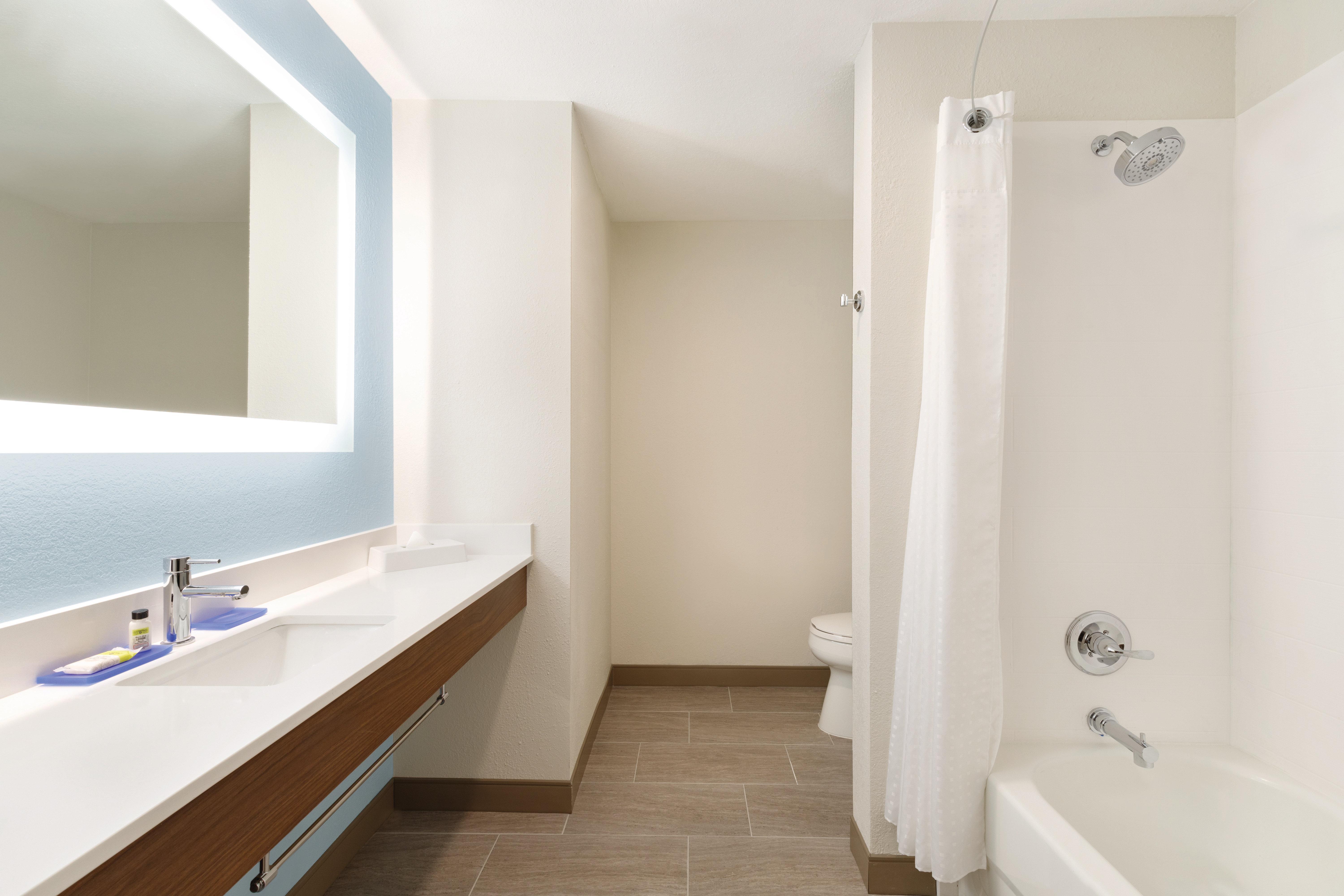Hotel Express & By Ihg 3*