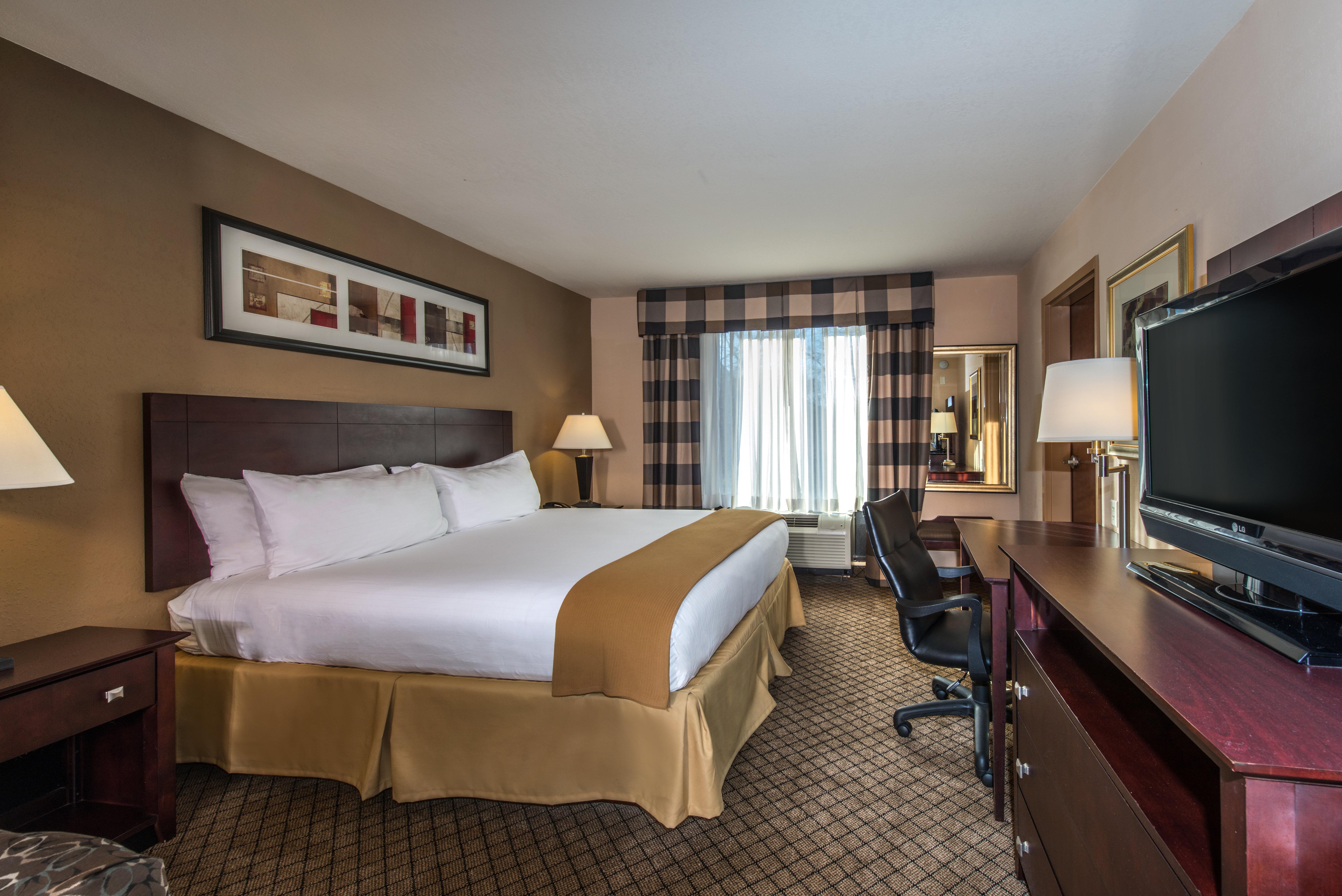 Express & By Ihg 3*