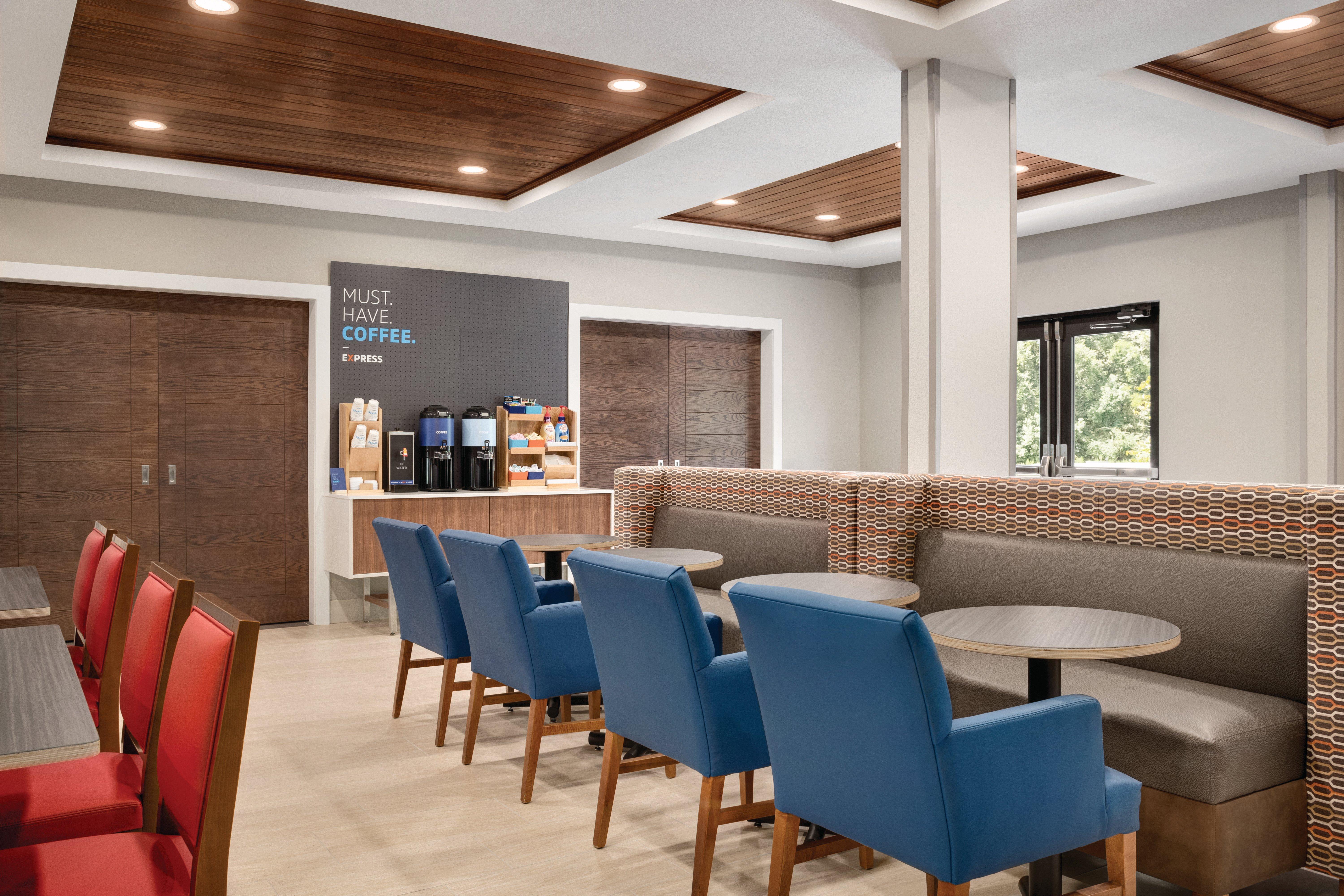 Express & By Ihg Lavonia