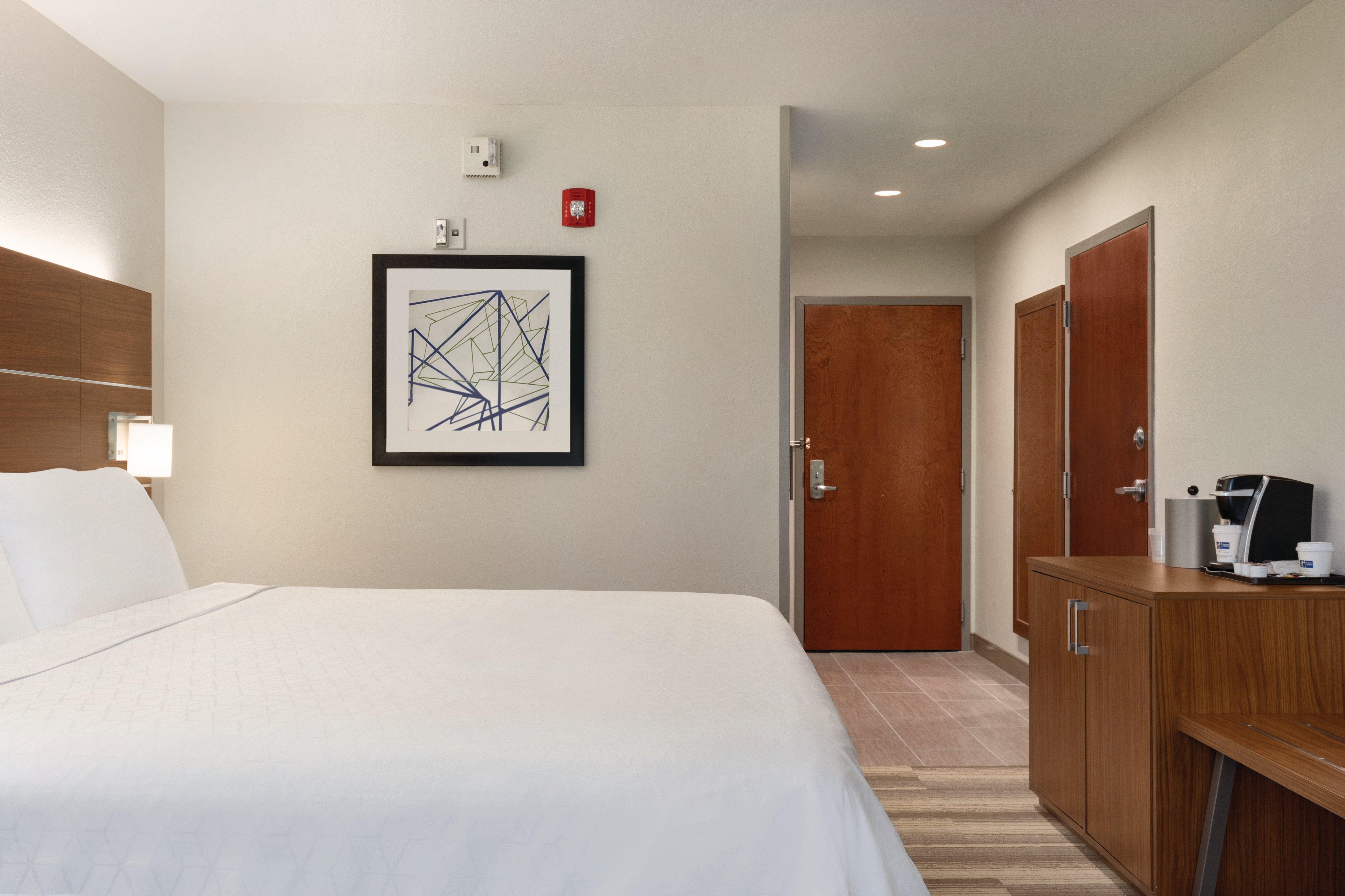 Hotel Express & By Ihg Lavonia
