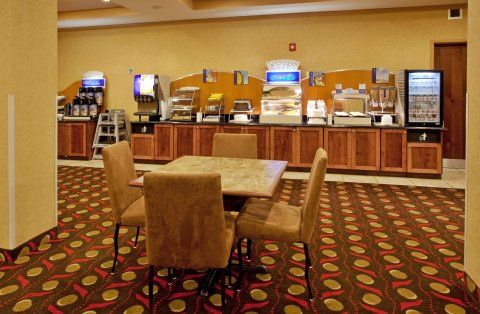 Express & By Ihg Hotel Lavonia